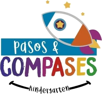 Logo de Pasos & Compases Kindergarten, institución aliada de Brinca Playing